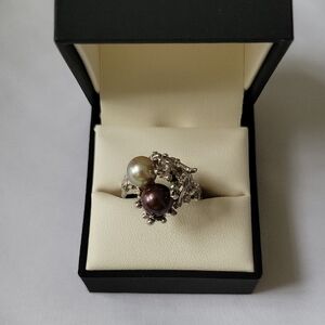 Elegant Silver Ring With Gray And Deep Purple Pearls